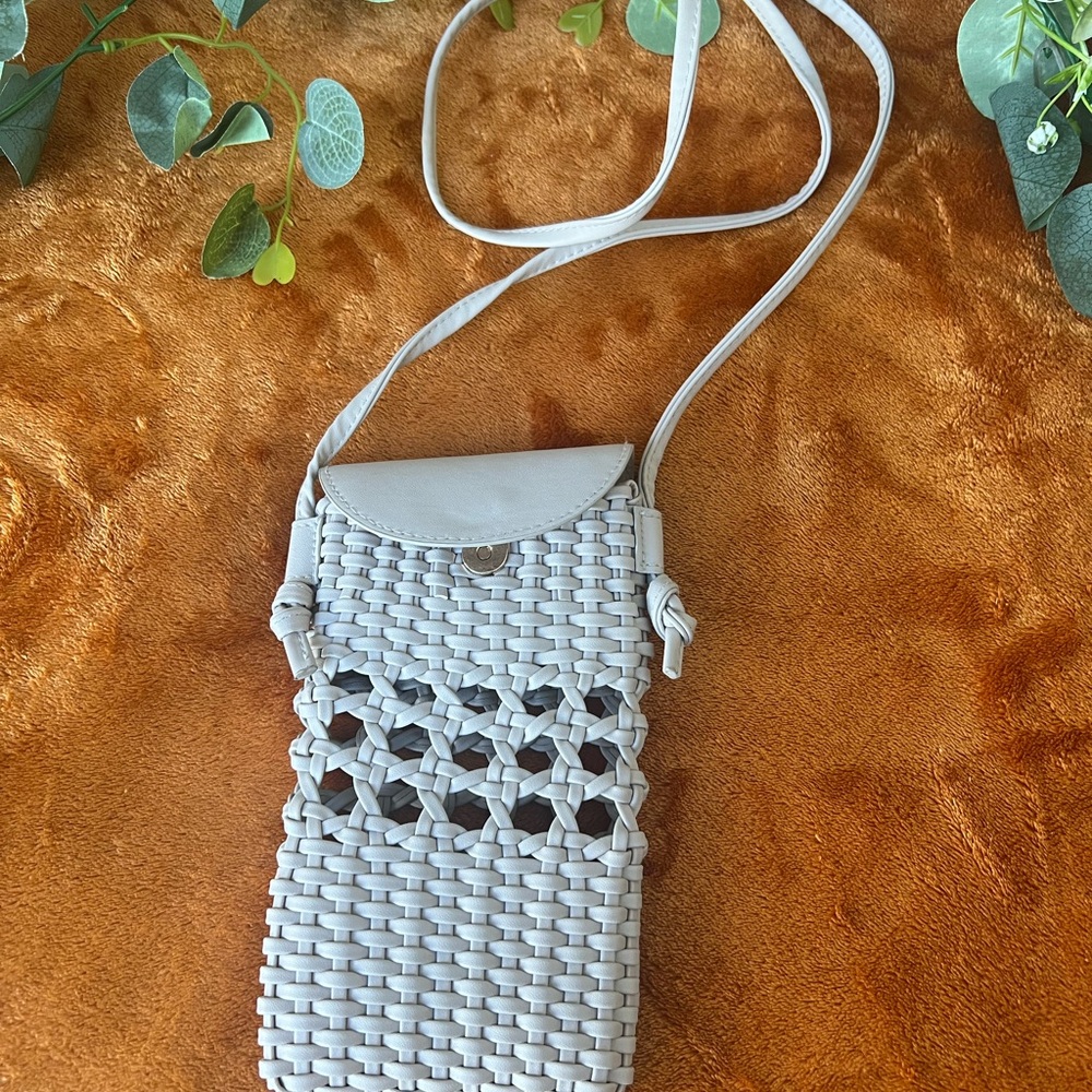 Elegant Cream Crossbody Bag